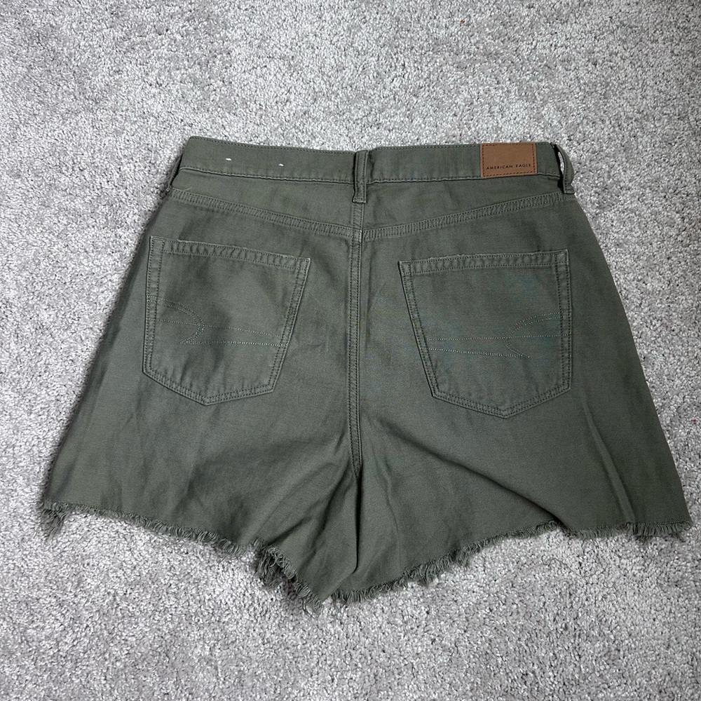 American Eagle Highest Rise Mom Short - Picture 2 of 5